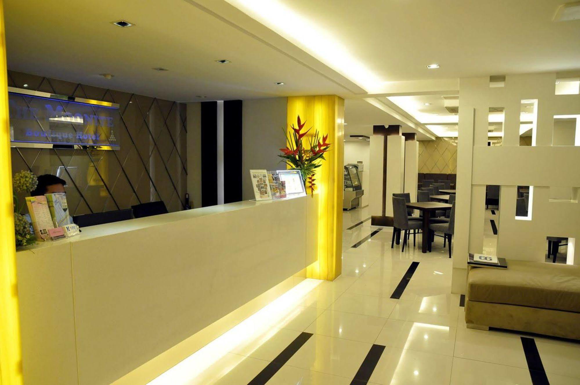 The Moonite Boutique Hotel 방콕 외부 사진